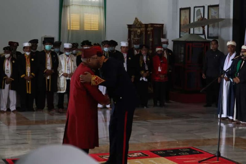 Wapres Maruf Amin menerima gelar adat Kesultanan Tidore Wapres Maruf Amin menerima gelar adat Kesultanan Tidore