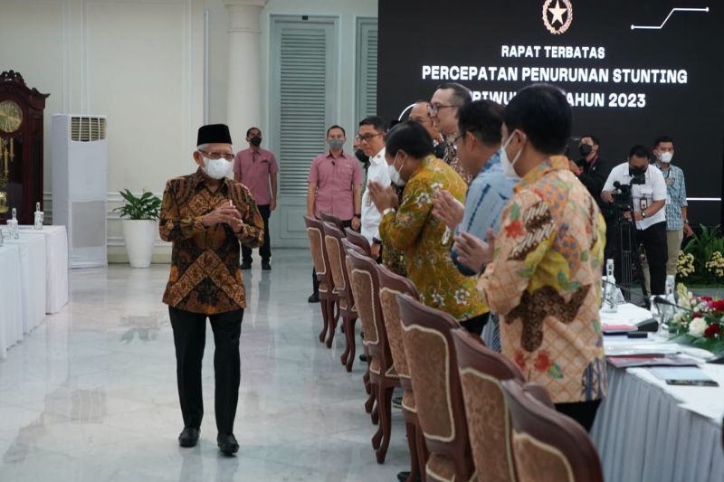 Wapres harap perpanjangan jabatan pimpinan KPK efektif tangani korupsi Wapres harap perpanjangan jabatan pimpinan KPK efektif tangani korupsi