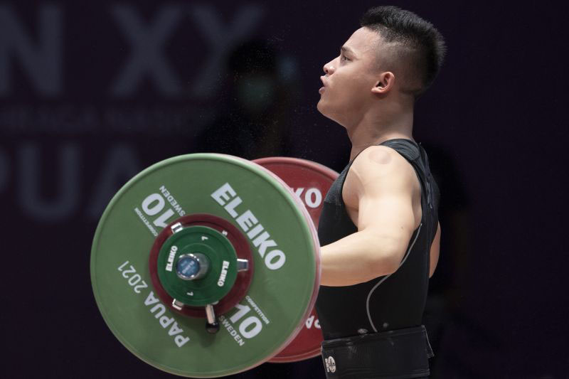 Lifter Rizki Juniansyah digdaya raih emas di kelas 73kg SEA Games 2023 Lifter Rizki Juniansyah digdaya raih emas di kelas 73kg SEA Games 2023