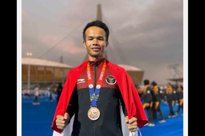 Atlet hoki Kaltara Jerry Efendi bangga bisa raih medali di SEA Games Atlet hoki Kaltara Jerry Efendi bangga bisa raih medali di SEA Games