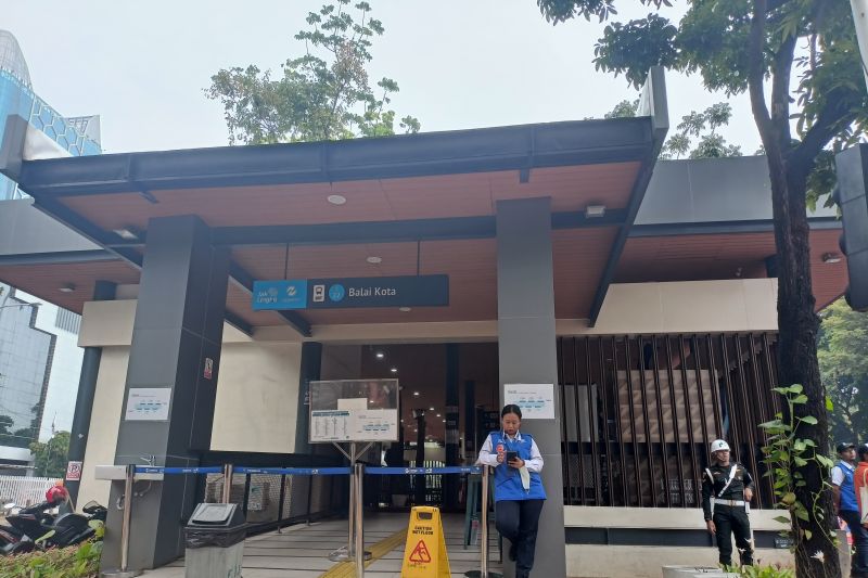 TransJakarta lakukan penyesuaian rute layanan akibat aksi Hari Buruh TransJakarta lakukan penyesuaian rute layanan akibat aksi Hari Buruh