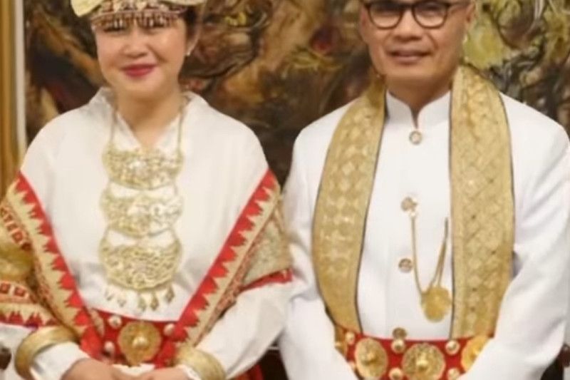 Dubes RI hadiri penobatan Raja Charles dengan busana adat Lampung