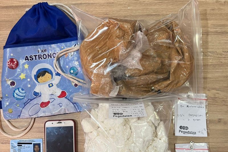 Polda Kepri gagalkan penyelundupan 1,4 kg kokain di Tanjungpinang Polda Kepri gagalkan penyelundupan 1,4 kg kokain di Tanjungpinang