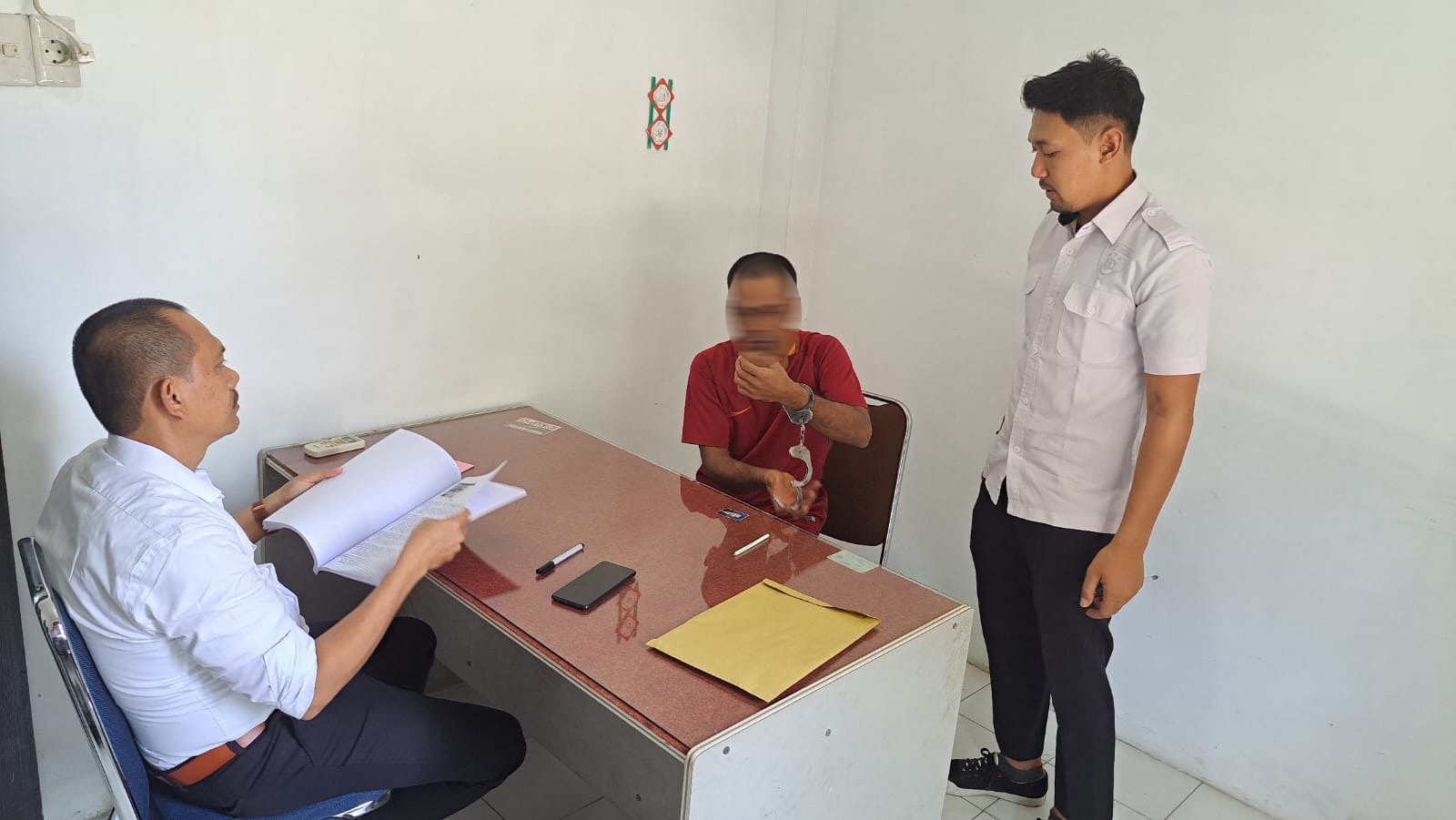 Tersangka penyebar video bugil mantan dilimpahkan ke Kejari Aceh Utara Tersangka penyebar video bugil mantan dilimpahkan ke Kejari Aceh Utara