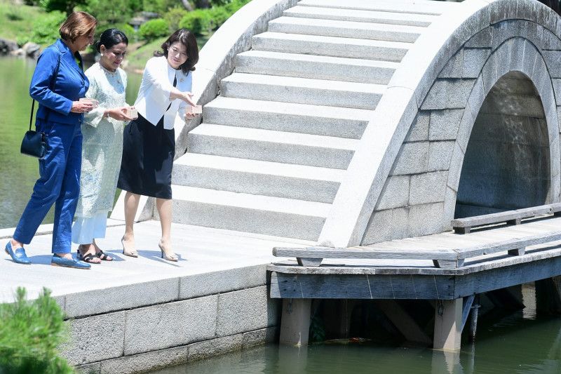 Ibu Negara hadiri program pendamping KTT G7 Outreach di Hiroshima Ibu Negara hadiri program pendamping KTT G7 Outreach di Hiroshima