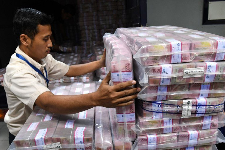 Rupiah Jumat naik jadi Rp14.673