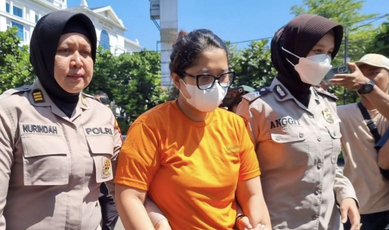 Polrestabes bekuk penipu bawa kabur uang wisata SMA di Bandung Polrestabes bekuk penipu bawa kabur uang wisata SMA di Bandung