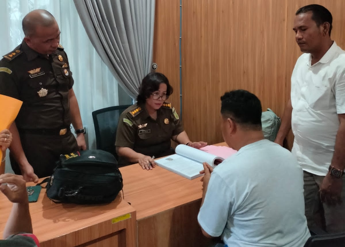 Polda Sumut limpahkan tersangka kasus narkoba anggota dewan ke Kejari Medan Polda Sumut limpahkan tersangka kasus narkoba anggota dewan ke Kejari Medan
