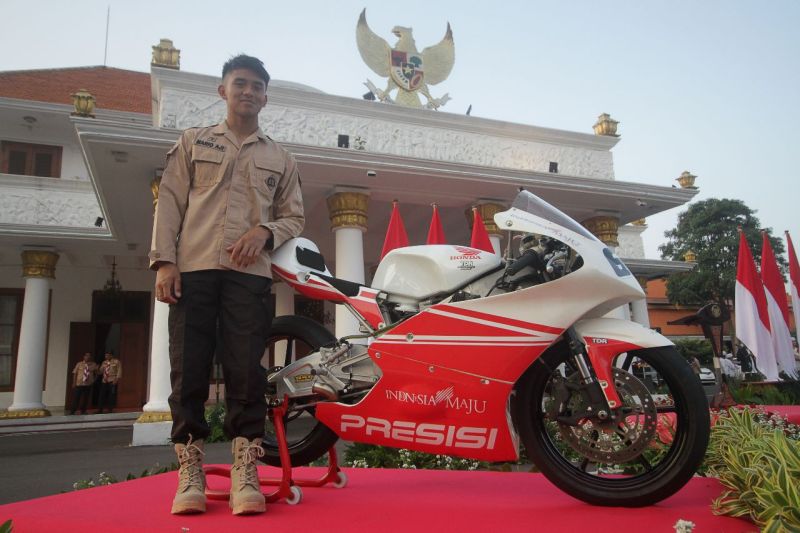 Jalan berliku Super Mario menapak aspal sirkuit dunia Jalan berliku Super Mario menapak aspal sirkuit dunia