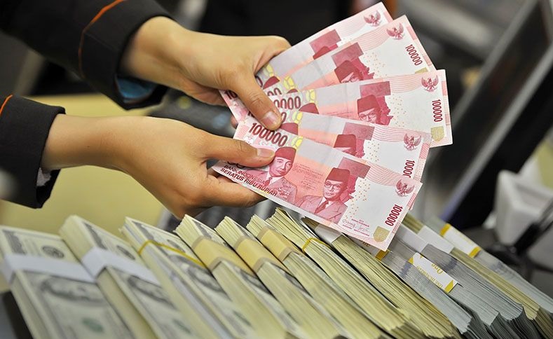 Dolar menguat di tengah ketidakpastian negosiasi plafon utang AS