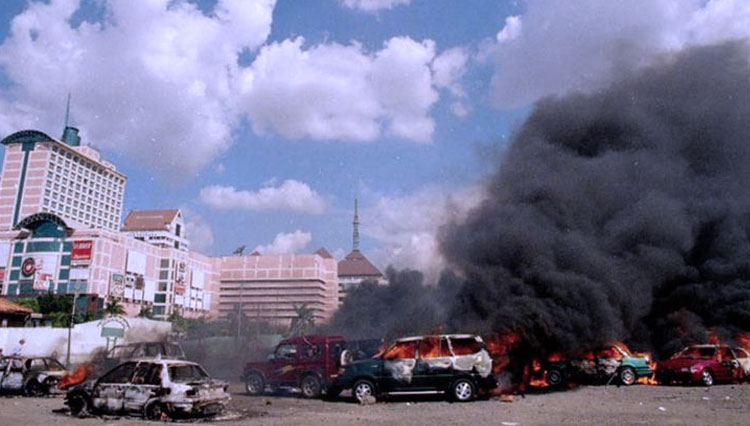 15 Mei 1998: Akhir dari kerusuhan besar 15 Mei 1998: Akhir dari kerusuhan besar