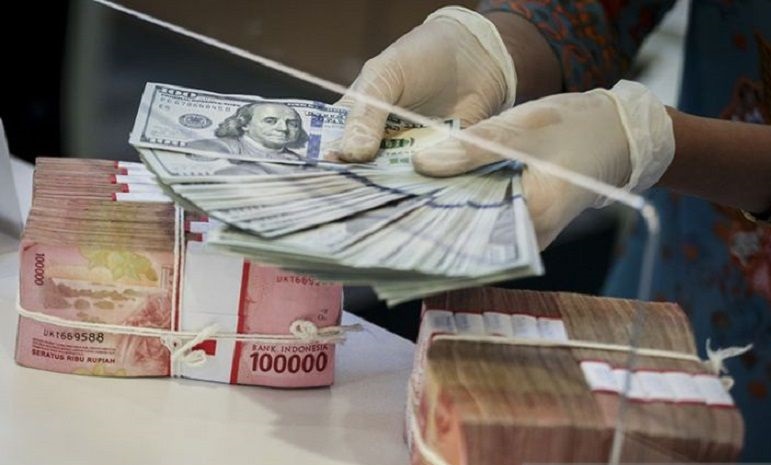 Rupiah pada Jumat pagi turun jadi Rp14.915 per dolar AS