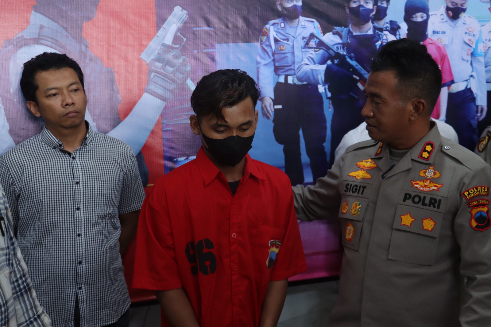 Larikan pacar dibawah umur, AW dipolisikan keluarga MYM Larikan pacar dibawah umur, AW dipolisikan keluarga MYM