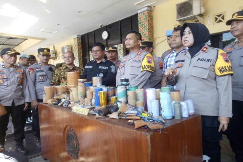 Polres Pekalongan Kota sita 393 petasan saat tradisi Syawalan