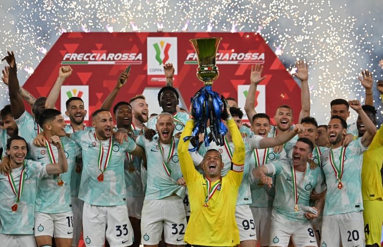 Dua gol Lautaro Martinez bawa Inter Milan jadi juara Coppa Italia