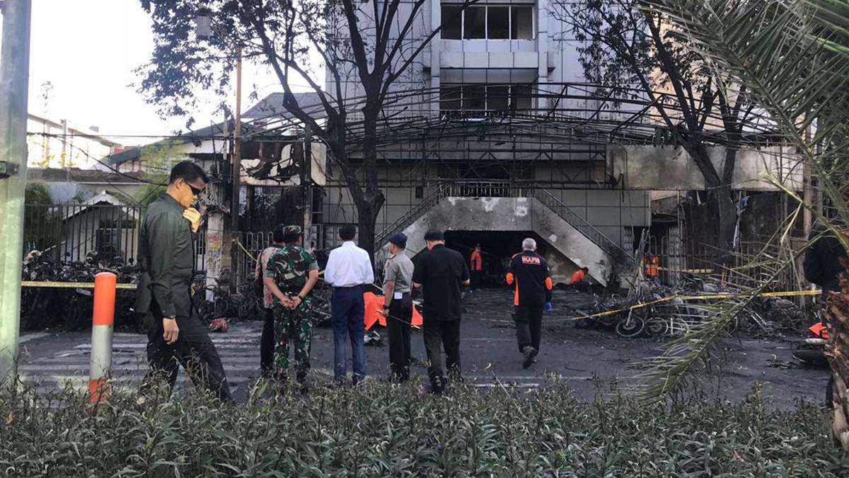 13 Mei 2018: Pengeboman gereja di Surabaya tewaskan 13 orang 13 Mei 2018: Pengeboman gereja di Surabaya tewaskan 13 orang