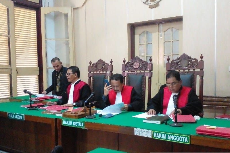 Pencuri minyak milik Pertamina di Medan Belawan divonis 2,5 tahun Pencuri minyak milik Pertamina di Medan Belawan divonis 2,5 tahun