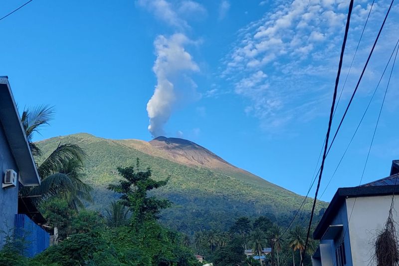 Gunung Gamalama alami peningkatan aktivitas kegempaan Gunung Gamalama alami peningkatan aktivitas kegempaan