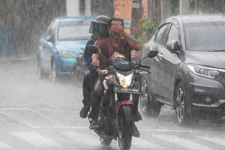 BMKG ingatkan potensi hujan lebat di sebagian wilayah Indonesia BMKG ingatkan potensi hujan lebat di sebagian wilayah Indonesia
