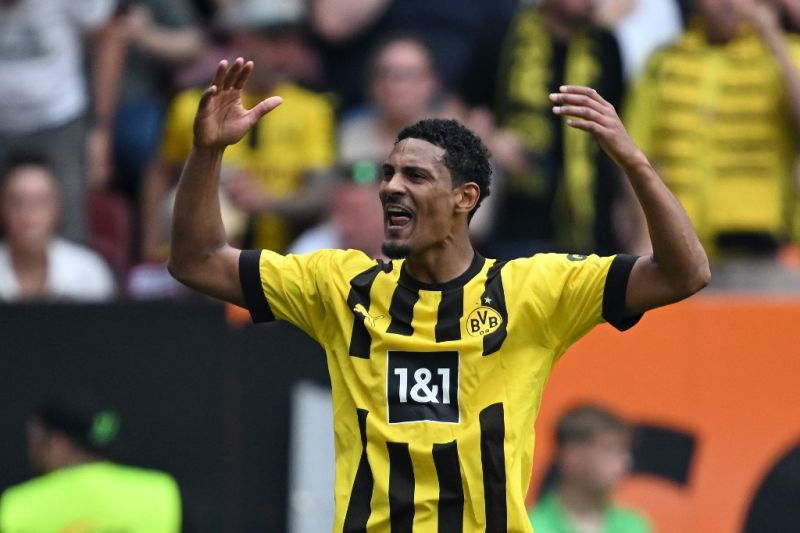 Dortmund kembali puncaki klasemen Bundesliga seusai hajar Augsburg 3-0 Dortmund kembali puncaki klasemen Bundesliga seusai hajar Augsburg 3-0