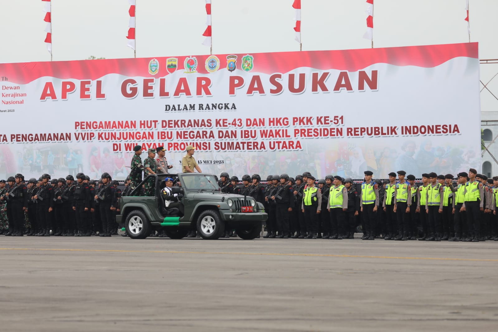 TNI Polri gelar pasukan terkait kunjungan Ibu Negara dan Ibu Wapres RI di Kota Medan TNI Polri gelar pasukan terkait kunjungan Ibu Negara dan Ibu Wapres RI di Kota Medan