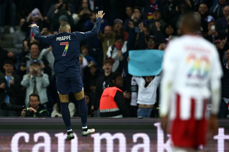 PSG kokohkan diri di puncak klasemen usai bantai Ajaccio 5-0 PSG kokohkan diri di puncak klasemen usai bantai Ajaccio 5-0