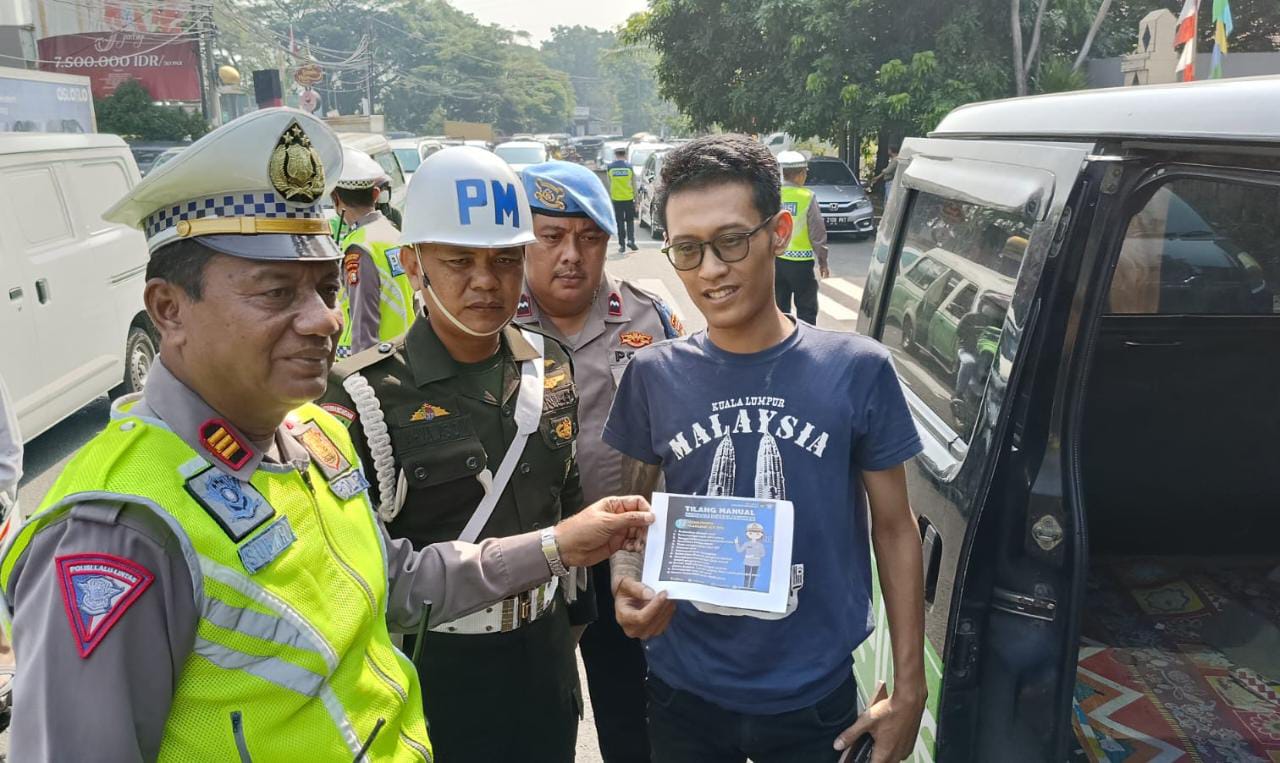 Pemberlakuan tilang manual, banyak pengendara masih lakukan pelanggaran di Kota Tangerang Pemberlakuan tilang manual, banyak pengendara masih lakukan pelanggaran di Kota Tangerang