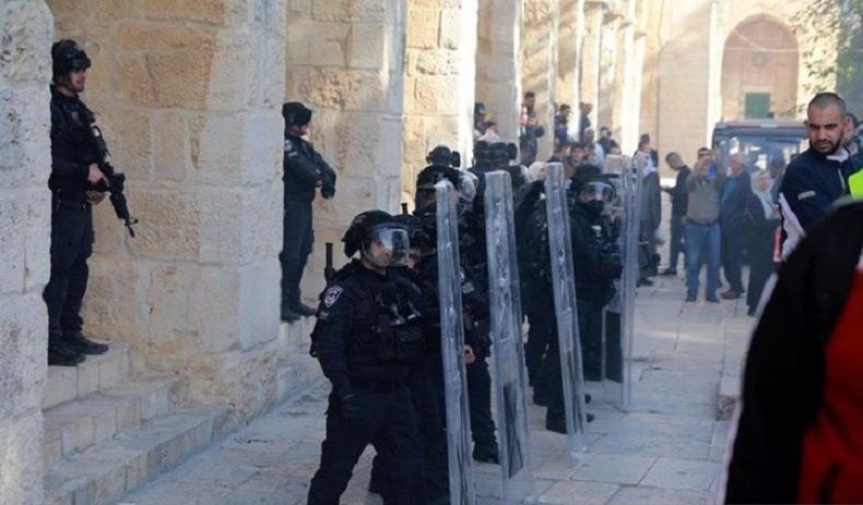Ratusan pemukim Israel paksa masuk kompleks Masjid Al Aqsa Ratusan pemukim Israel paksa masuk kompleks Masjid Al Aqsa