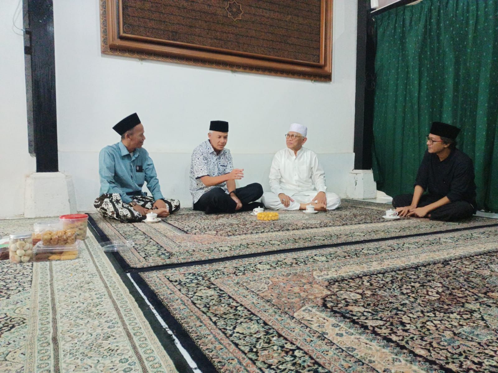 Ke Rembang, Ganjar Pranowo Sowan Gus Mus dan Gus Baha Ke Rembang, Ganjar Pranowo Sowan Gus Mus dan Gus Baha