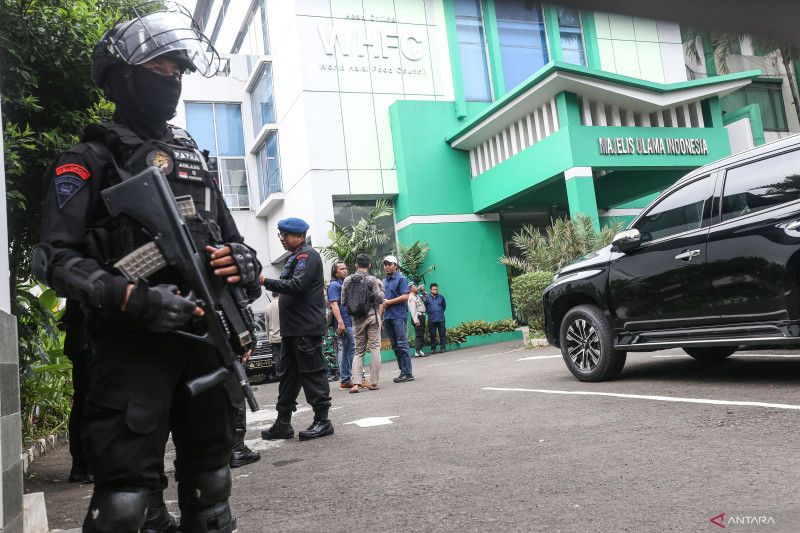 Polisi selidiki senjata yang digunakan M saat menembak kantor MUI Polisi selidiki senjata yang digunakan M saat menembak kantor MUI