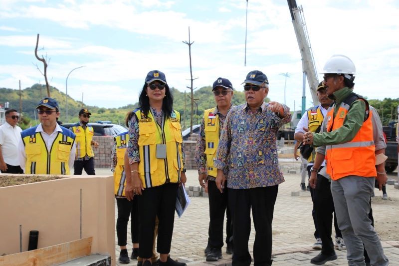 Menteri PUPR minta Promenade Labuan Bajo perhatikan kebersihan Menteri PUPR minta Promenade Labuan Bajo perhatikan kebersihan