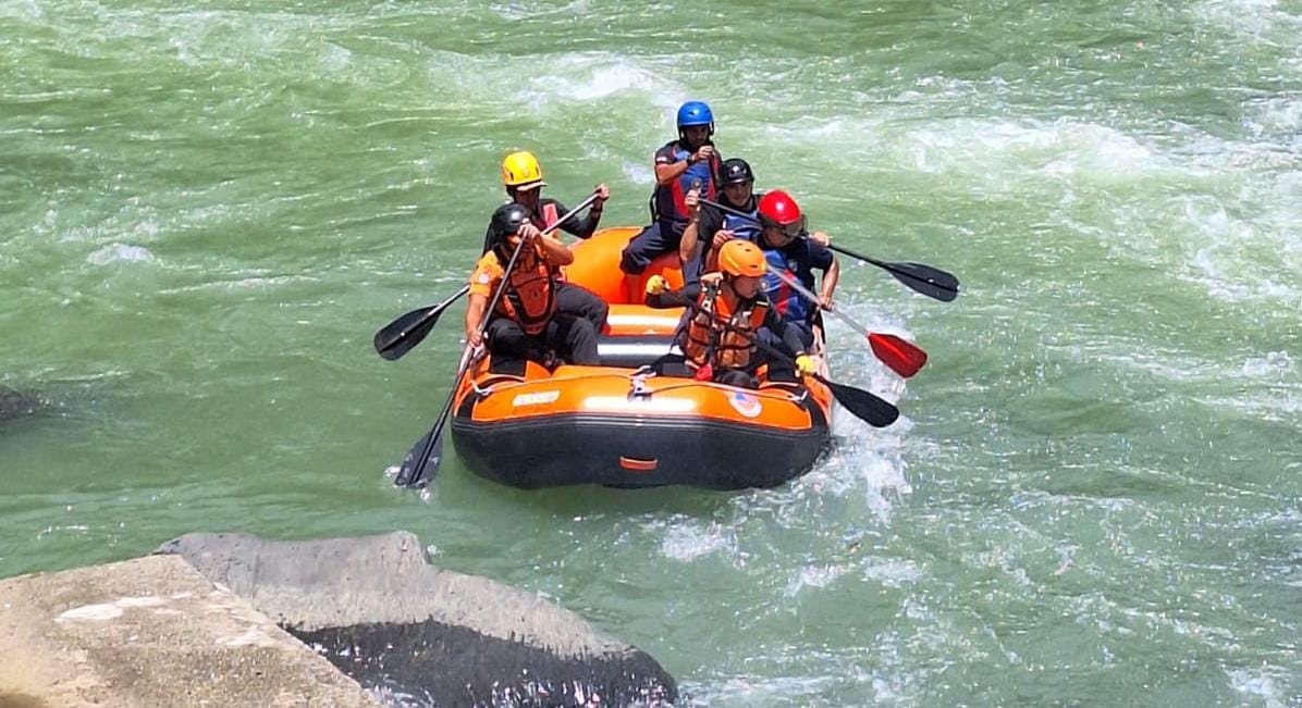 Tim SAR terus cari korban terbawa arus Sungai Cigamea, Bogor Tim SAR terus cari korban terbawa arus Sungai Cigamea, Bogor