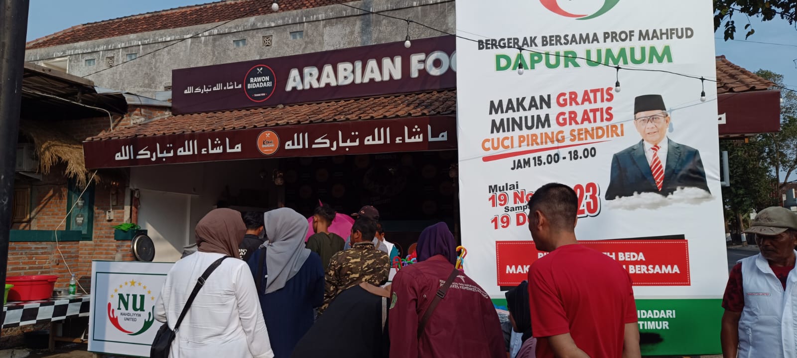 Nahdliyin United pendukung Mahfud MD beri mamin gratis warga Kediri selama 1 bulan Nahdliyin United pendukung Mahfud MD beri mamin gratis warga Kediri selama 1 bulan