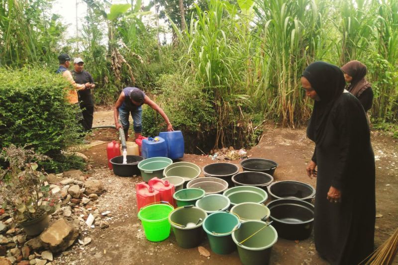 30 desa di Probolinggo Jatim krisis air bersih 30 desa di Probolinggo Jatim krisis air bersih