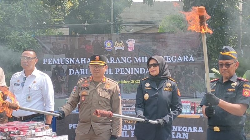 Bea Cukai Bogor musnahkan bukti 4.600 batang rokok ilegal Bea Cukai Bogor musnahkan bukti 4.600 batang rokok ilegal