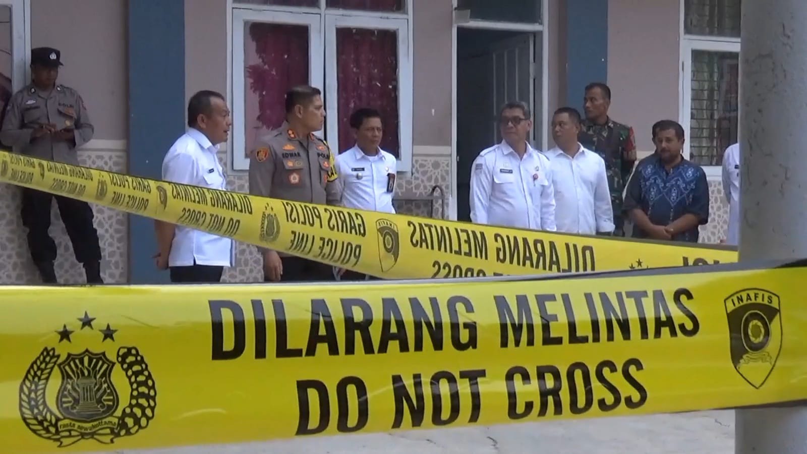 Pj Bupati Purwakarta tinjau lokasi pelemparan bom molotov di SMP Ibnu Sina Al Qonun Pj Bupati Purwakarta tinjau lokasi pelemparan bom molotov di SMP Ibnu Sina Al Qonun