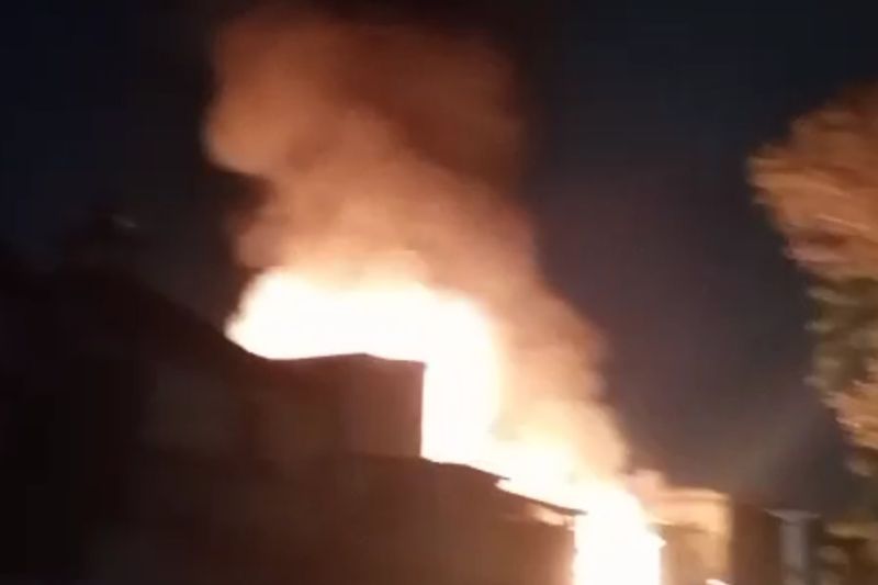 Penyintas kebakaran di Johar Baru mendapat bantuan dari Pemkot Jakpus Penyintas kebakaran di Johar Baru mendapat bantuan dari Pemkot Jakpus