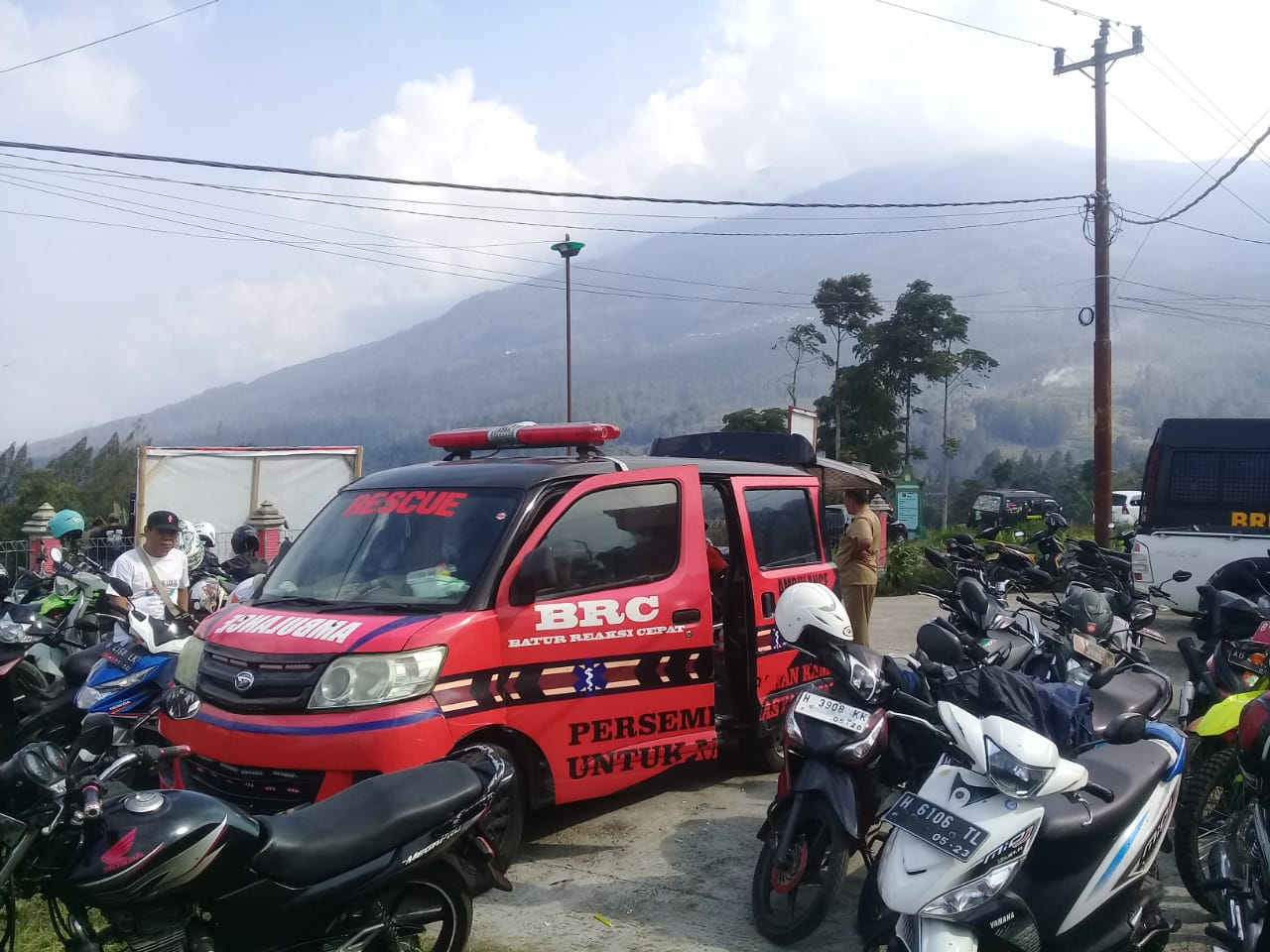 Hutan Merbabu yang terbakar capai 400 hektar Hutan Merbabu yang terbakar capai 400 hektar
