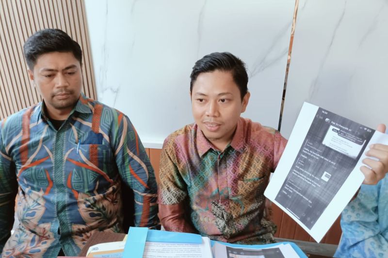 Korban penganiayaan laporkan oknum polisi ke divisi profesi Korban penganiayaan laporkan oknum polisi ke divisi profesi