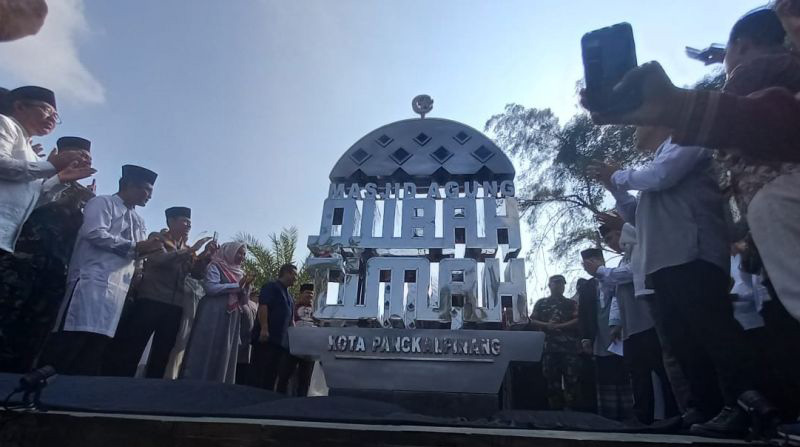 Masjid Kubah Timah terbesar di ASEAN diresmikan oleh Walkot Pangkalpinang Masjid Kubah Timah terbesar di ASEAN diresmikan oleh Walkot Pangkalpinang