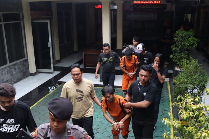 Polisi Sukabumi tembak dua terduga pembunuh sopir taksi online Polisi Sukabumi tembak dua terduga pembunuh sopir taksi online
