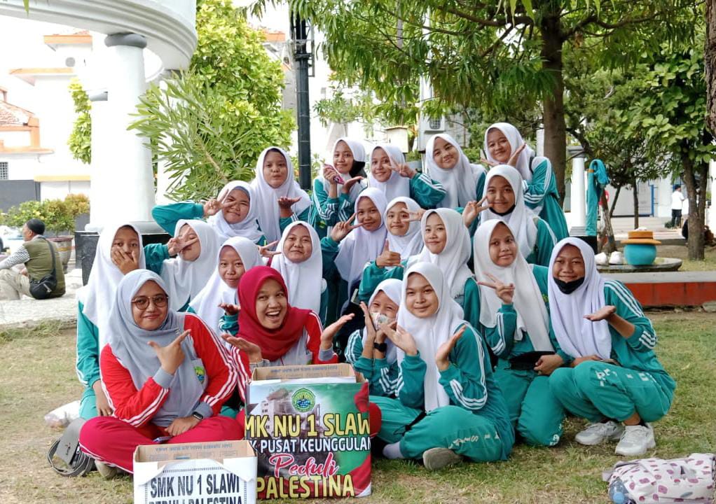 Ratusan pelajar SMK NU 1 Slawi galang dana untuk Palestina Ratusan pelajar SMK NU 1 Slawi galang dana untuk Palestina