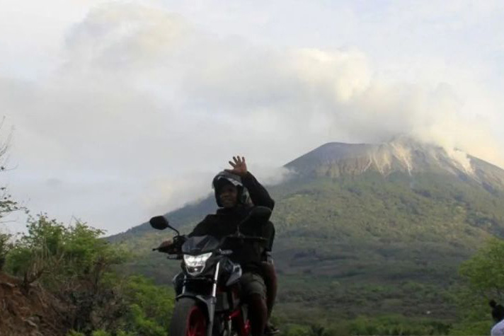 Erupsi Gunung Ile Lewotolok di NTT masih fluktuatif Erupsi Gunung Ile Lewotolok di NTT masih fluktuatif