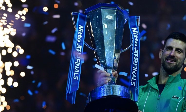 Djokovic memecahkan rekor saat memenangi gelar ATP Finals ketujuhnya Djokovic memecahkan rekor saat memenangi gelar ATP Finals ketujuhnya