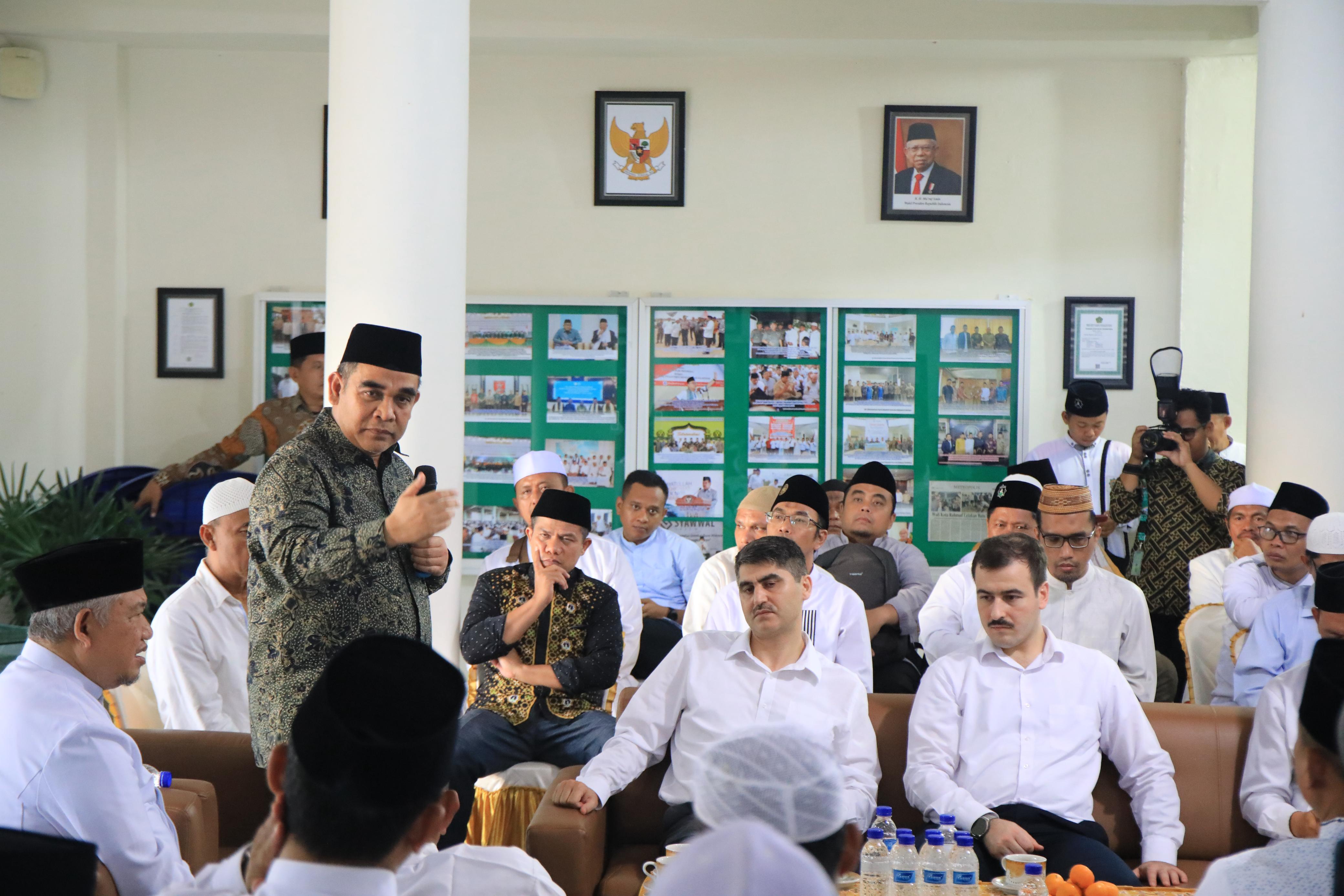 Muzani katakan Prabowo mendukung penuh realisasi dana abadi pesantren Muzani katakan Prabowo mendukung penuh realisasi dana abadi pesantren