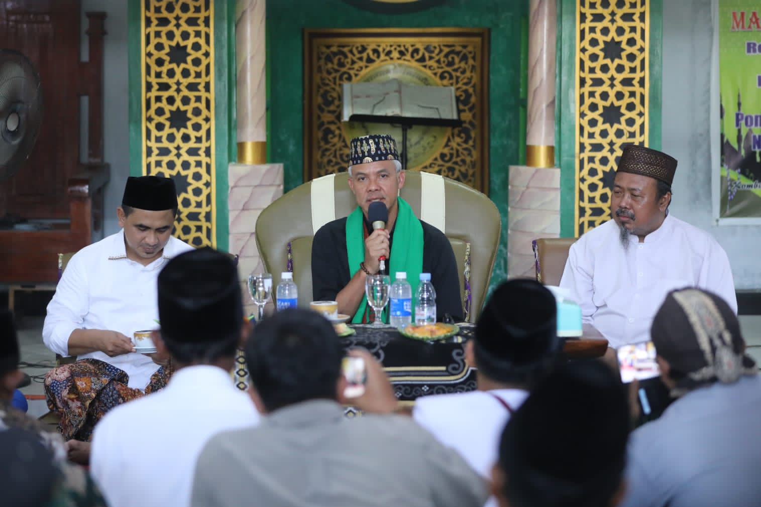 Bertemu masyayikh di Papua, Ganjar dialog soal pendidikan hingga pengembangan SDM Bertemu masyayikh di Papua, Ganjar dialog soal pendidikan hingga pengembangan SDM