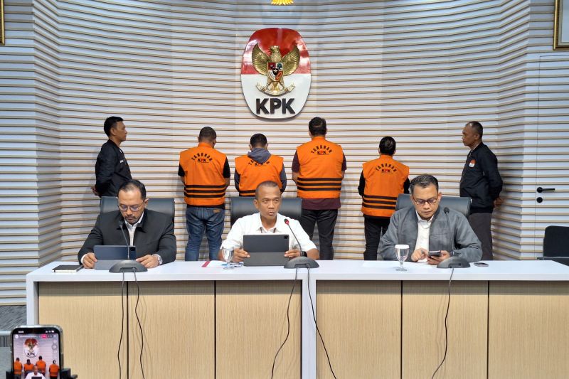 KPK geledah Kantor Kejaksaan Negeri Bondowoso KPK geledah Kantor Kejaksaan Negeri Bondowoso