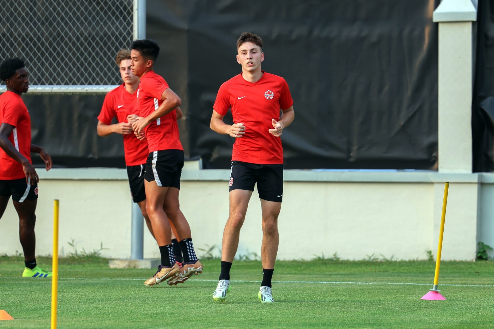 Eks pemain Timnas Indonesia bikin Tim Kanada U-17 akrab dengan warga Solo 