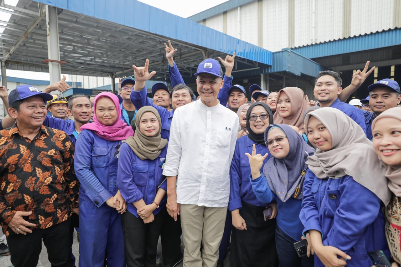 Ganjar komitmen sejahterakan buruh, pendidikan, kesehatan hingga akses transportasi Ganjar komitmen sejahterakan buruh, pendidikan, kesehatan hingga akses transportasi