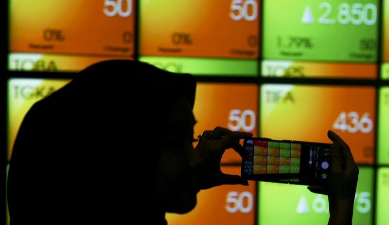 IHSG ditutup menguat, pasar merespons sikap dovish The Fed 